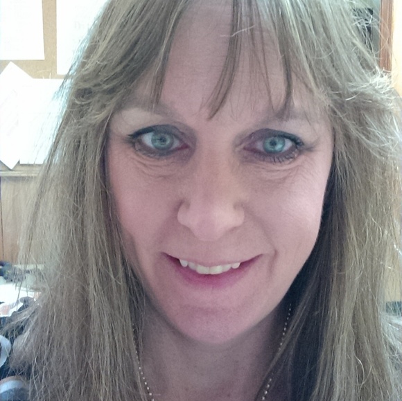 Meet your Posher, Lisa - Picture 1 of 1